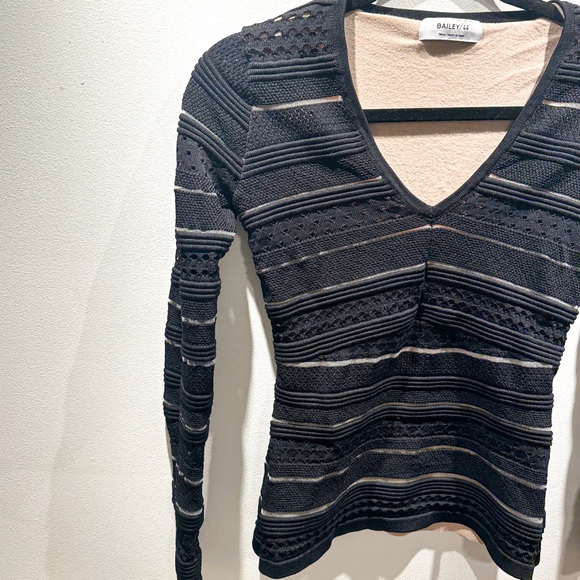 NWOT Bailey 44 Cream V-Neck Top Black Lace Long Sleeve - Picture 3 of 7